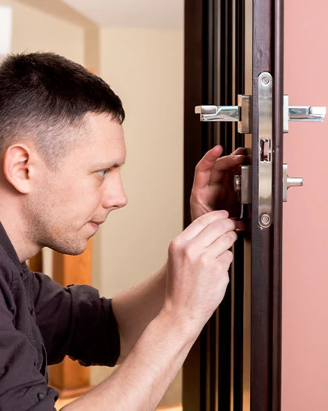 : Professional Locksmith For Commercial And Residential Locksmith Services in Pembroke Pines