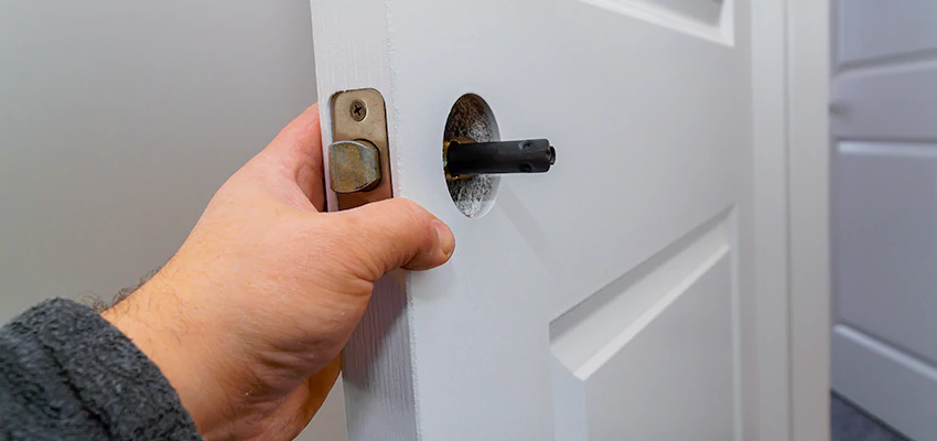 Nighttime Locksmith For Lock Repair in Pembroke Pines, FL