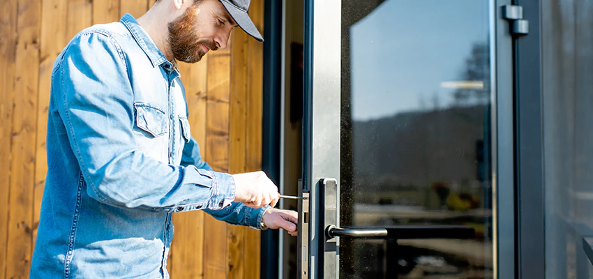 Frameless Glass Storefront Door Locks Replacement in Pembroke Pines, FL